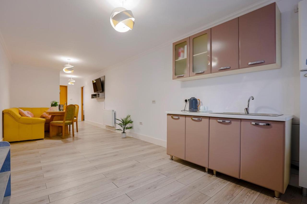 Vaias Aparts Targu Neamt Exteriér fotografie