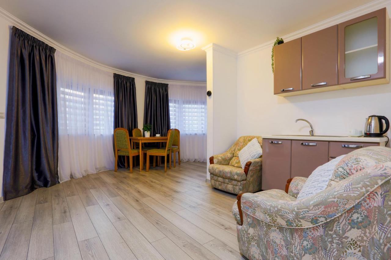 Vaias Aparts Targu Neamt Exteriér fotografie