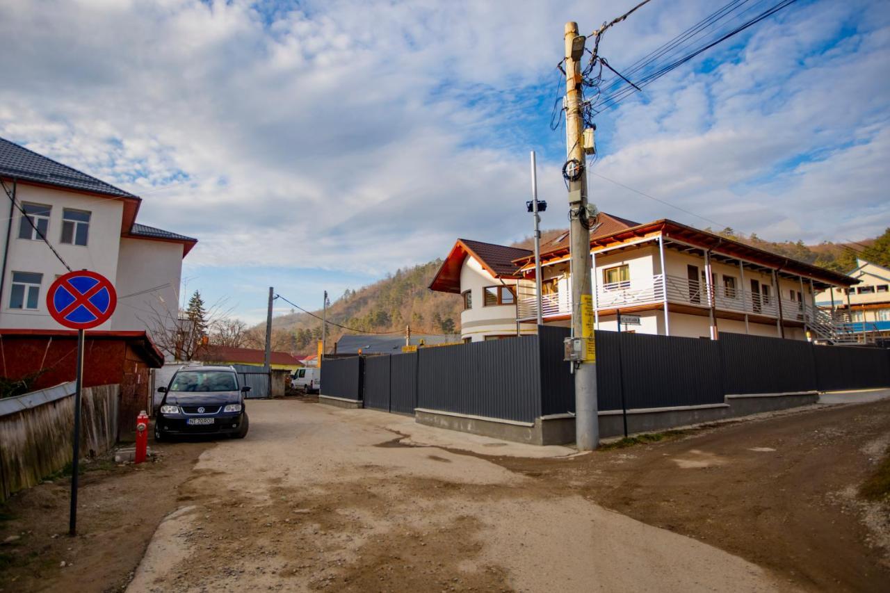 Vaias Aparts Targu Neamt Exteriér fotografie